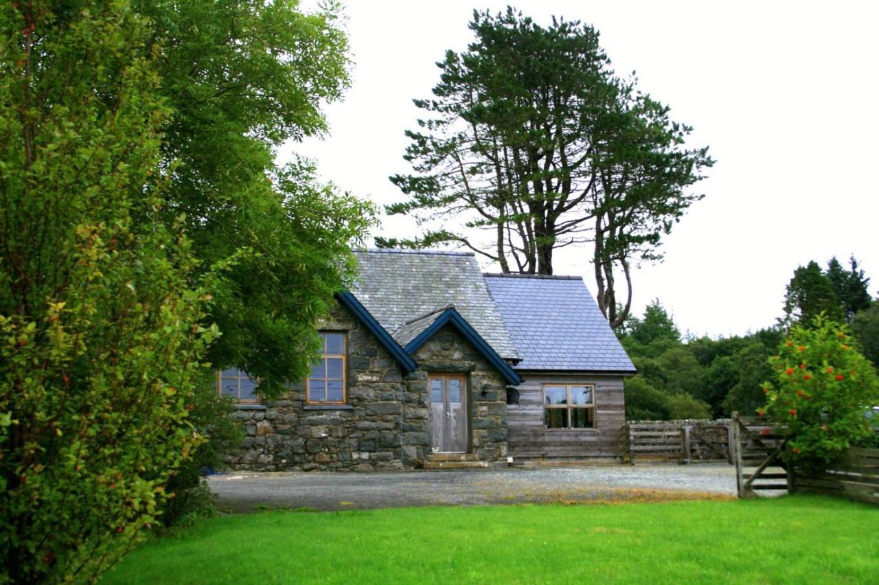 Old Skool Accommodation Trawsfynydd エクステリア 写真